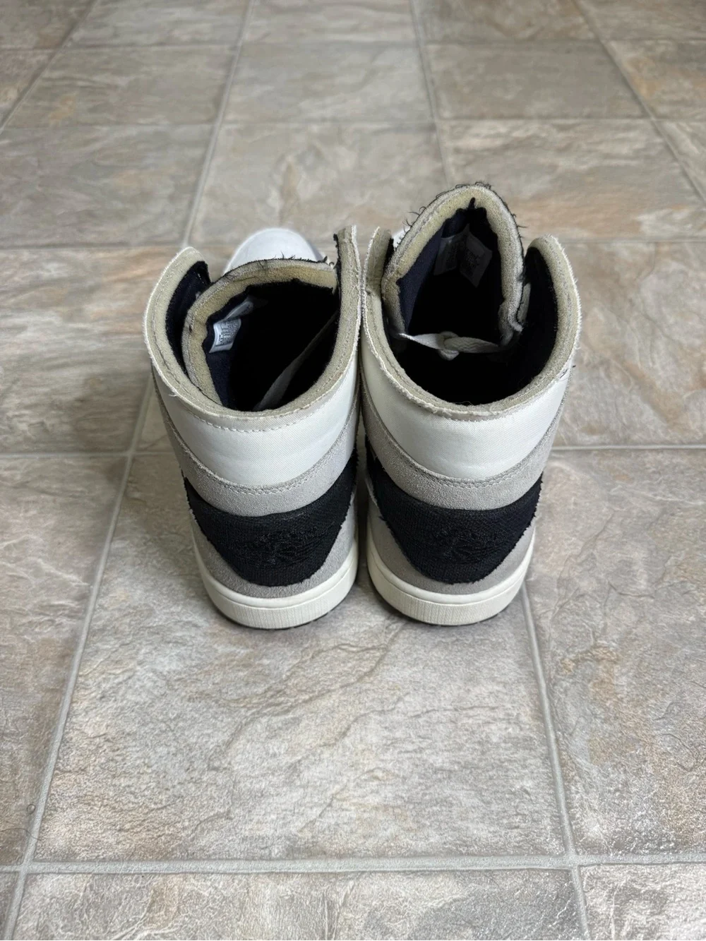 Air Jordan 1 Mid SE Craft White Cement Gray Mens Shoe Size 11.5 DZ4136-002
